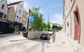 Coeur De Ville, Calme, Spacieux,Parking Et Wifi !