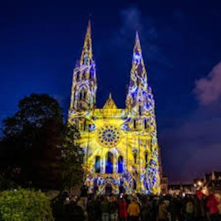 Coeur De Ville, Calme, Spacieux,Parking Et Wifi ! Chartres Exterior foto